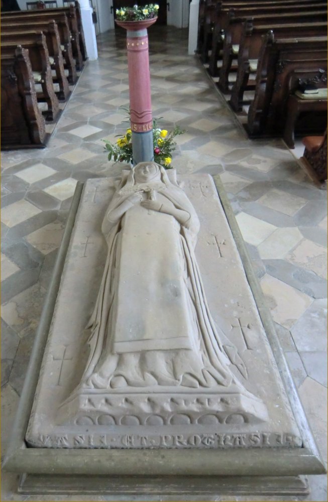 Margareta Ebners Grab in der ihr geweihten Kapelle in der Klosterkirche Maria Medingen in Mödingen