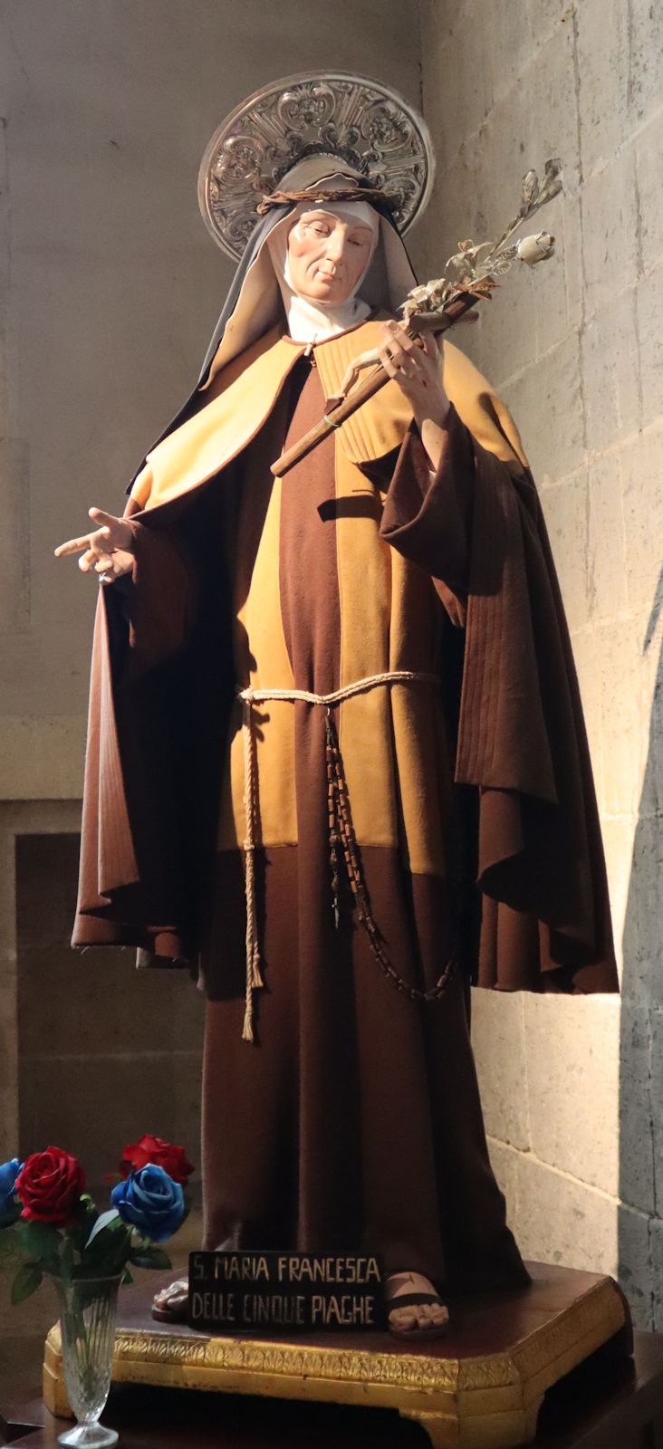 Statue in der Kirche Santa Chiara in Neapel