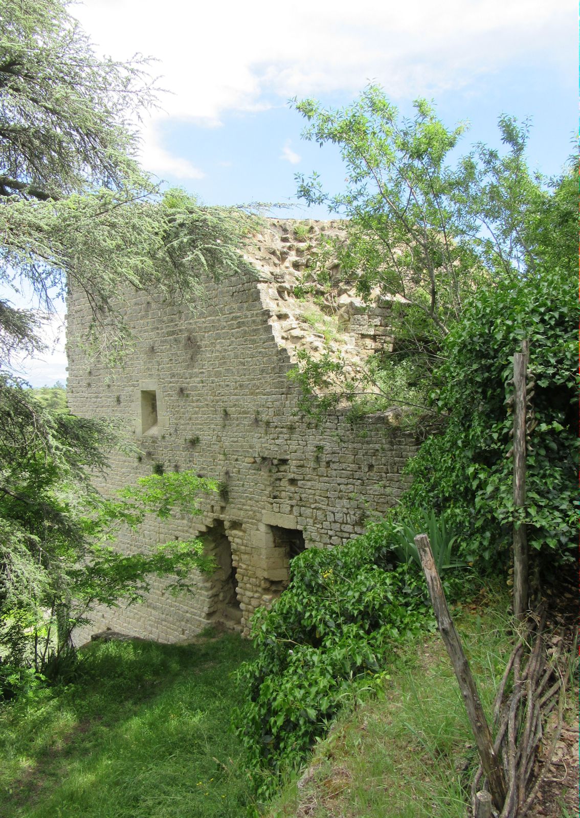 Reste des Turms der Konkathedrale „Saint-Mari” in Forcalquier