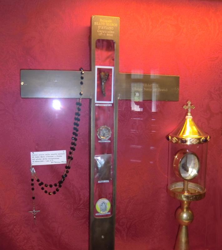 Reliquien</a> von Marco und sein Rosenkranz, im Pilgerzentrum in Vilotta d'Aviano