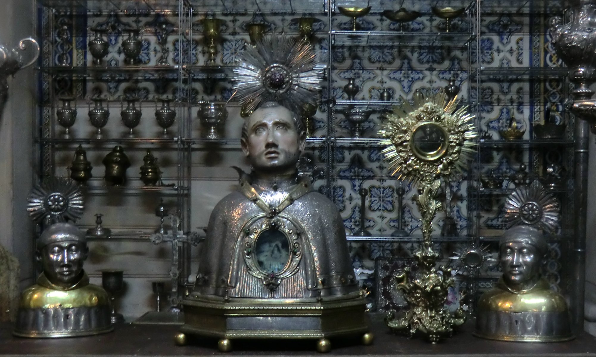 Reliquiare in der Kirche Santa Cruz in Coimbra