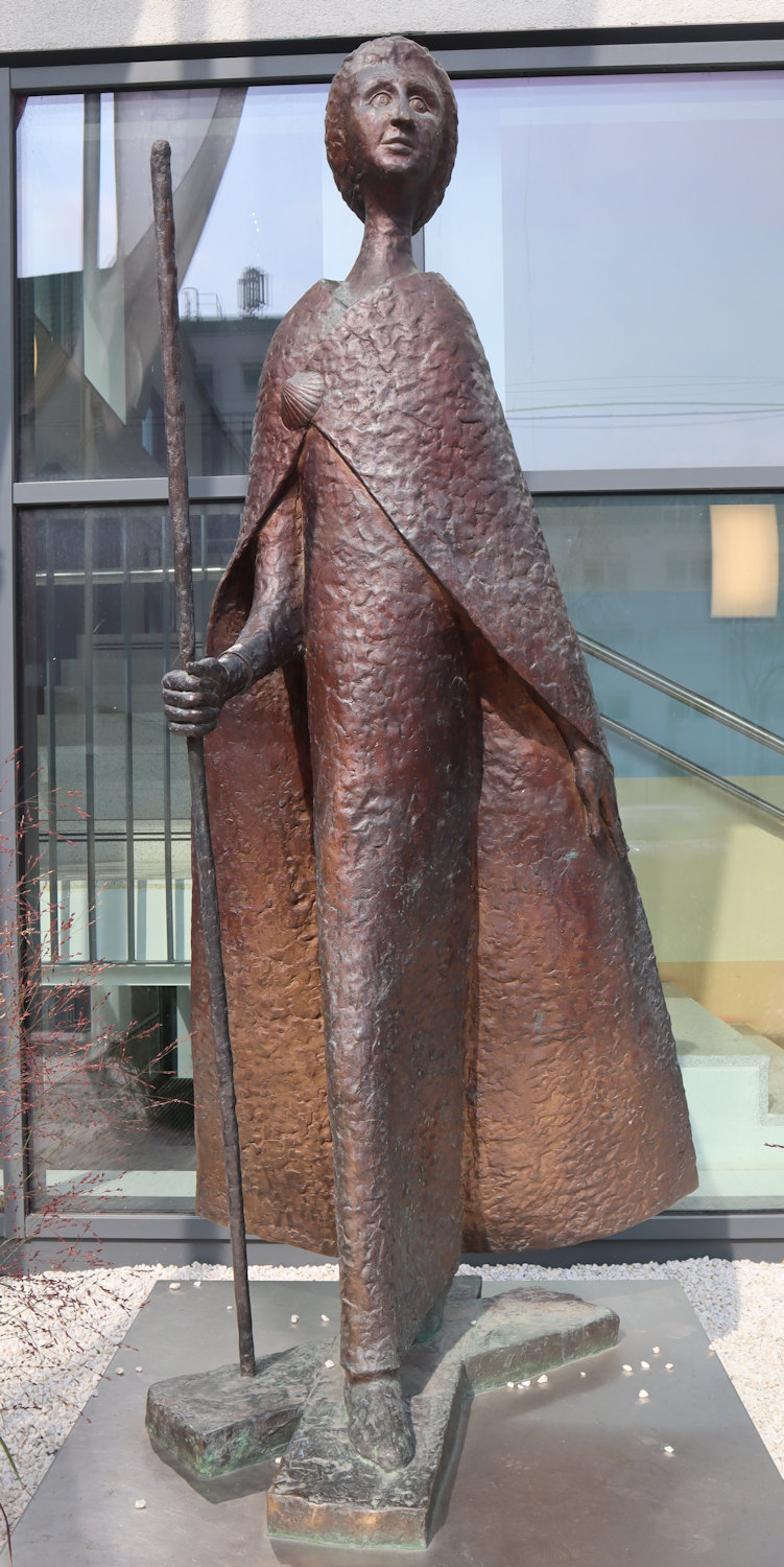Statue vor der Maria-Ward-Schule in St. Pölten