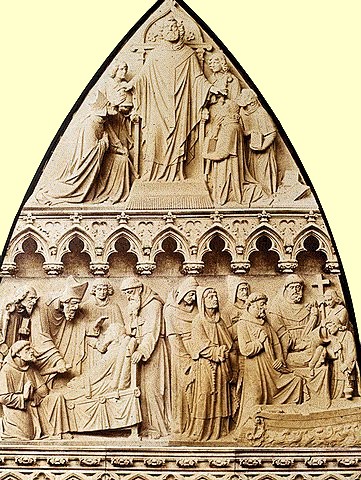 Tympanon des Maternusportals im Kölner Dom: Maternus und seine Gefährten werden von Petrus losgeschickt (oben), Maternus wird mit dem Petrusstab vom Tod auferweckt (unten links) und nach seinem Ableben in einen Kahn gelegt (unten rechts)