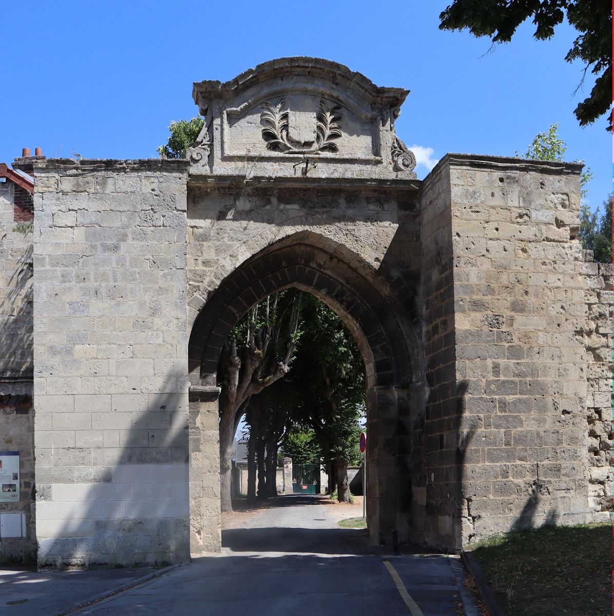 Tor zum ehemaligen Kloster Saint-Médard