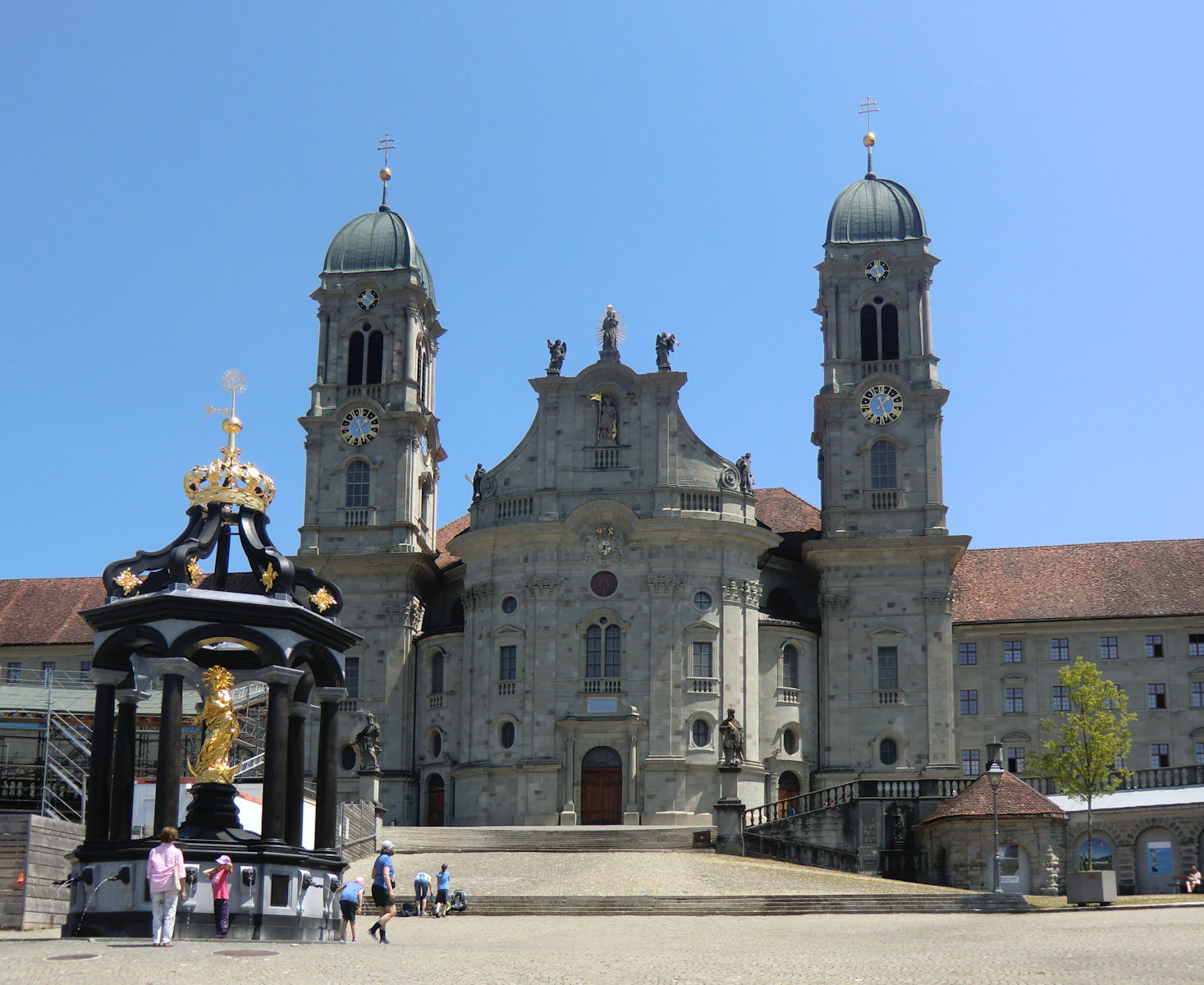 http://www.heiligenlexikon.de/Fotos/Meinrad-Einsiedeln.jpg