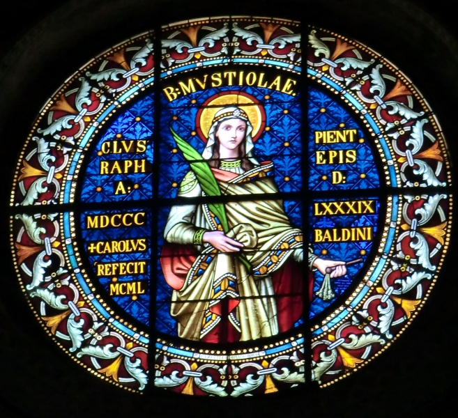 Glasfenster in der Kathedrale in Chiusi