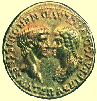Römische Goldmünze vom Dezember des Jahres 54: Agrippina (rechts) und ihr Sohn, Kaiser Nero