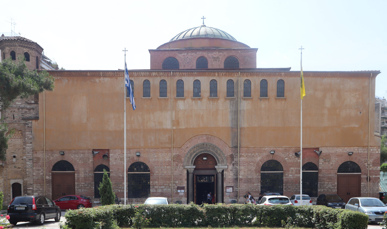 Kirche Hagia Sophia in Thessaloniki, errichtet auf einem Ursprungsbau von 315, 1204 - nach der Besetzung der Stadt durch die Ritter des 4. Kreuzzuges katholische Kathedrale, 1246 wieder orthodox und Metropolitankirche, 1590 Moschee (links die Reste des Minaretts), 1890 abgebrannt, seit 1913 wieder orthodoxe Kirche