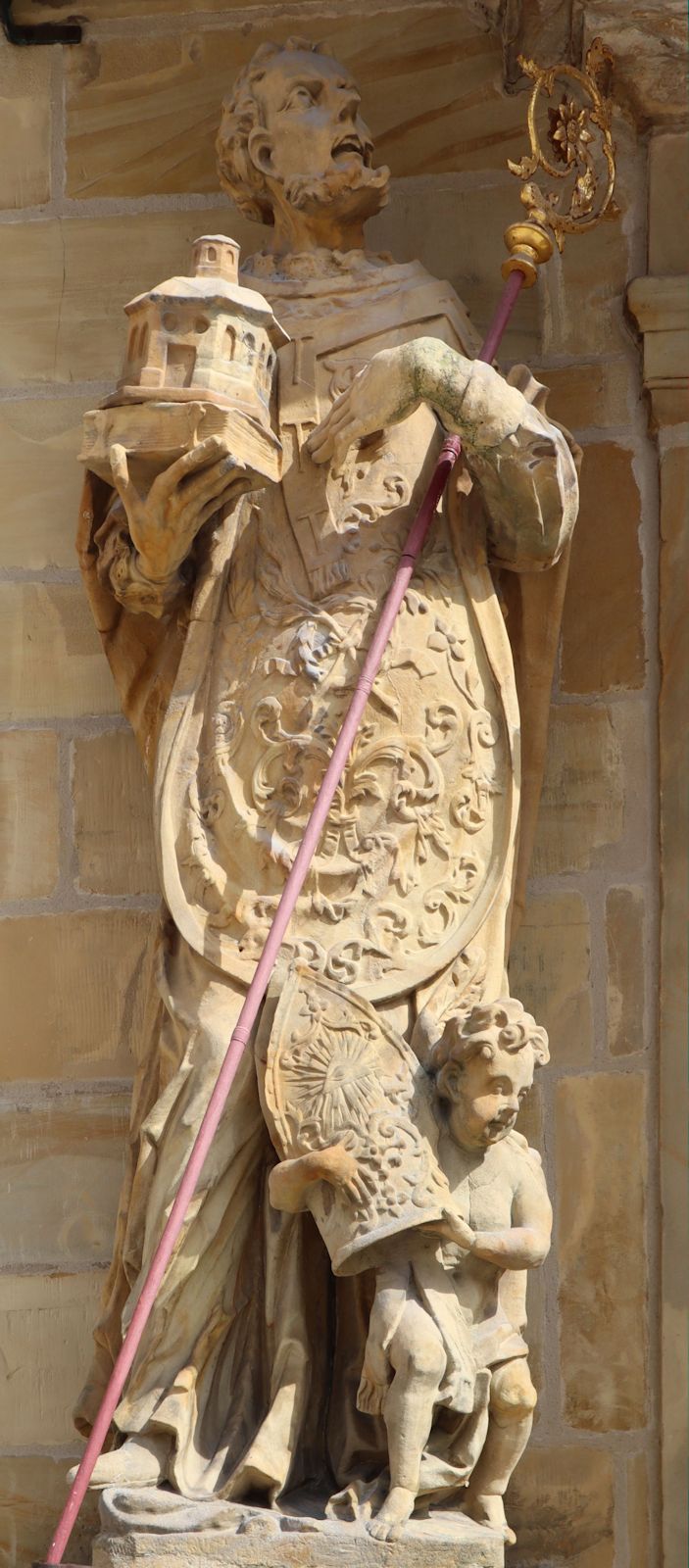 Franz Joachim Schlott: Statue an der Klosterkirche in Ensdorf in der Oberpfalz
