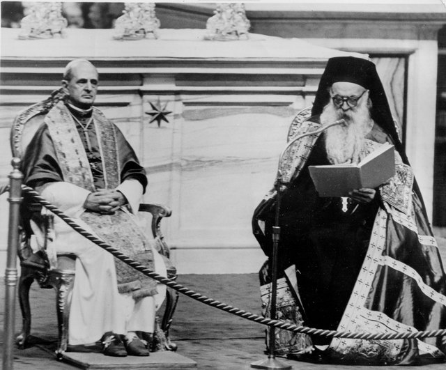 Papst Paul VI. und Patriarch Athenagoras von Konstantinopel 1967 in Rom