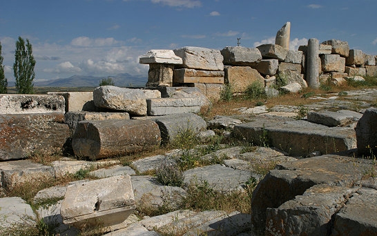 Reste der römischen Straße in Antiochia in Pisidien
