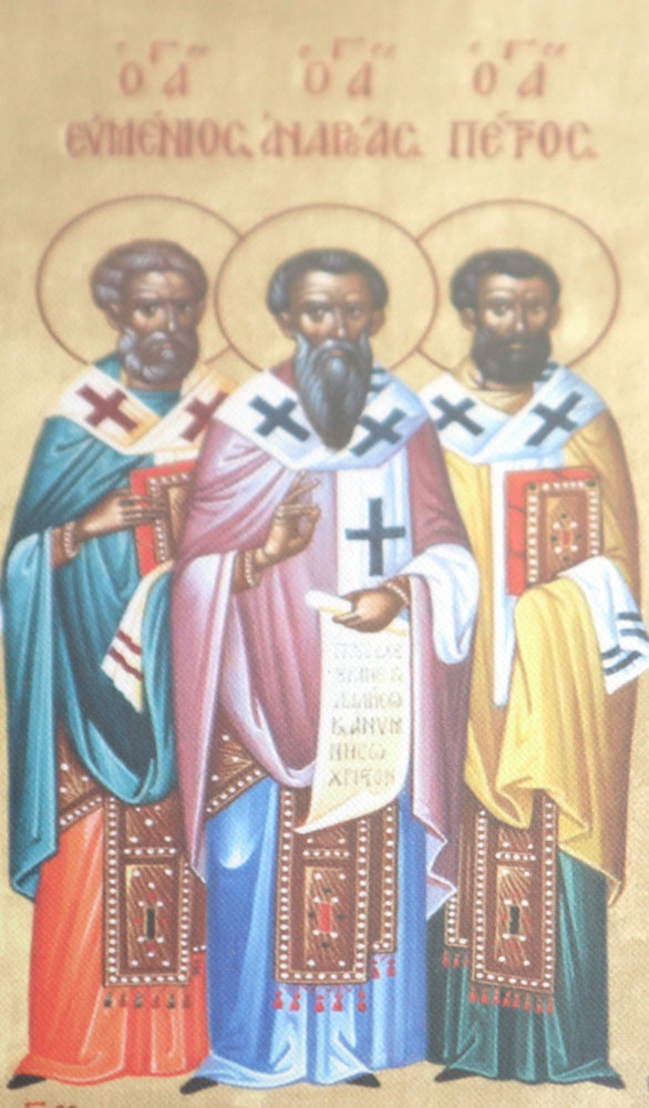 Ausschnitt aus der Ikone „Alle Heiligen Kretas”: Eumenios von Gortyna, Andreas von Kreta und Petrus (von links), in der neuen Menas-Kathedrale in Iráklio auf Kreta