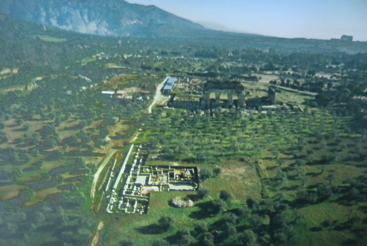 Ruinen der Badeanstalt, des Gymnasiums und des Bischofspalastes von Tralles wurden ausgegraben; Foto im Archäologischen Museum in Aydin