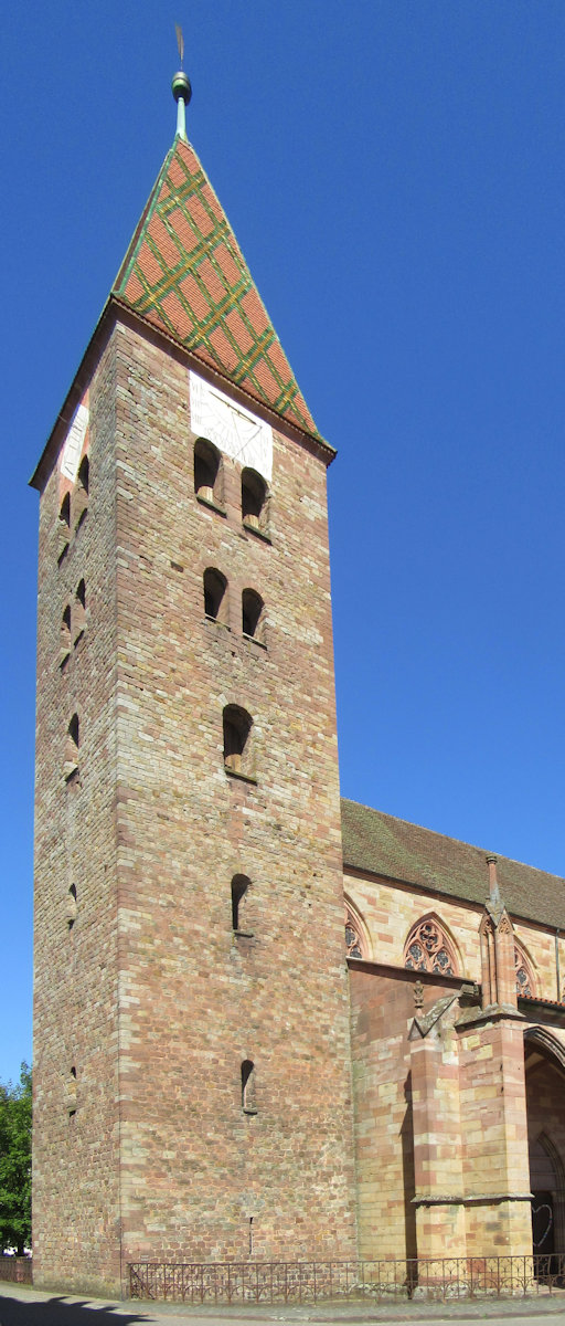 alter Turm aus dem 11. Jahrhundert an der ehemaligen Klosterkirche in Wissembourg