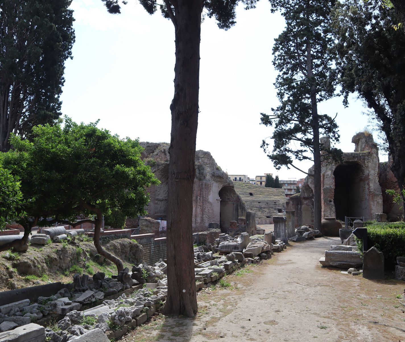 Ruinen des Amphitheaters in Pozzuoli