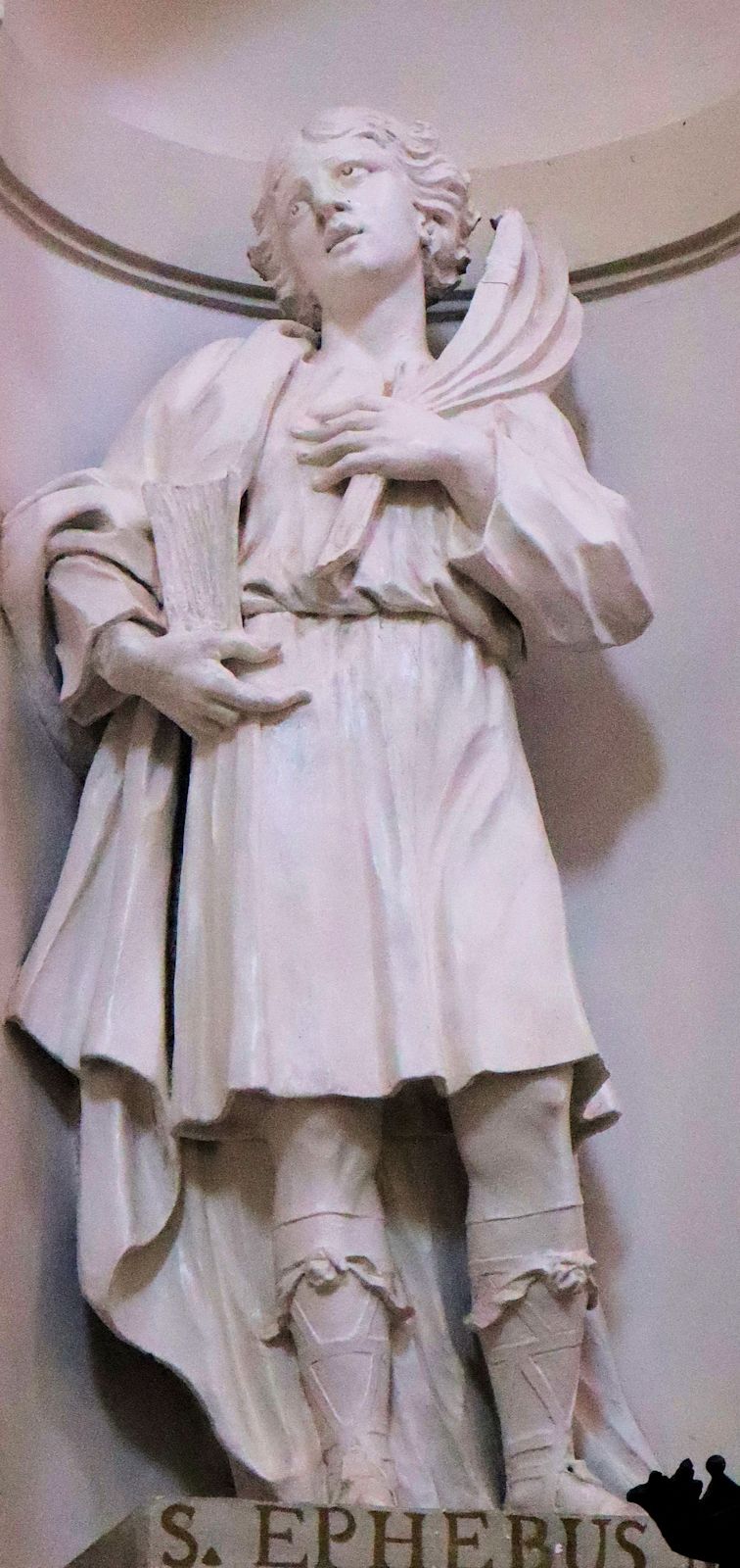 Statue: Ephebus, in der Basilika San Valentino in Terni