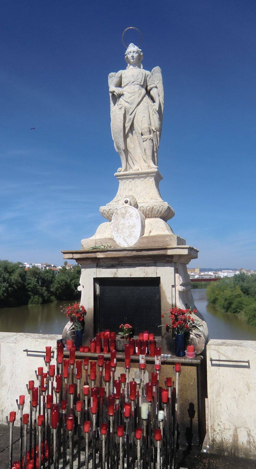 Statue auf der Puente Romano in Córdoba
