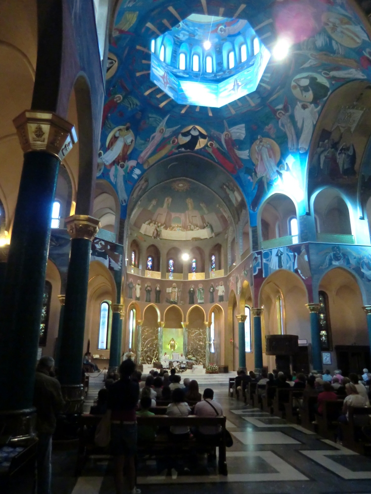 Santuario in Cascia, Blick auf die zentrale Apsis
