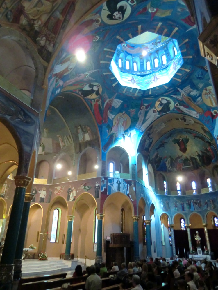 Santuario in Cascia, Blick auf die rechte Apsis