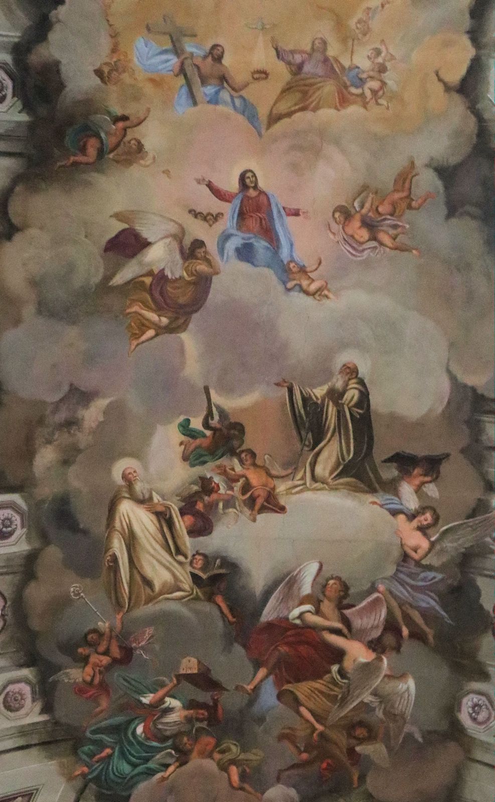 Sante Pacini: Romualds Aufnahme in den Himmel, mit Benedikt von Nursia (rechts), Deckenfresko, um 1770, in der Kirche Santi Donato e Ilariano des Klosters Camaldoli
