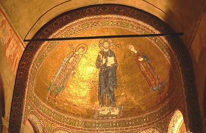 Venezianische Meister: Apsismosaik: Christus mit Justus von Triest und Servulus (rechts), 12./13. Jahrhundert, im Dom in Triest