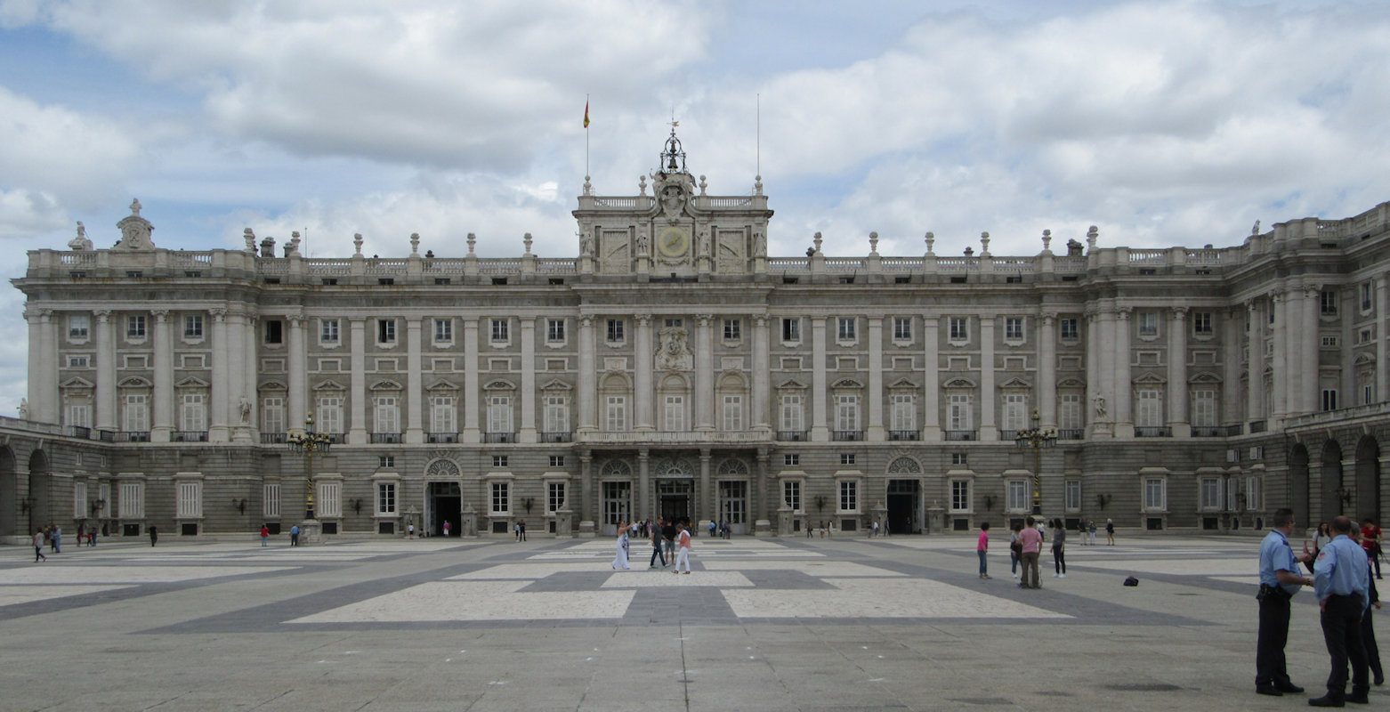 Südfront des Königspalastes in Madrid