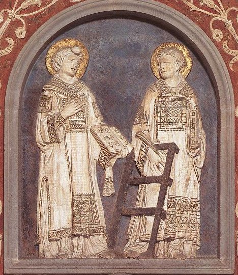 Donatello: Stephanus und Laurentius, 1428 - 35, Terracotta-Relief in der Alten Sakristei der Kirche San Lorenzo in Florenz