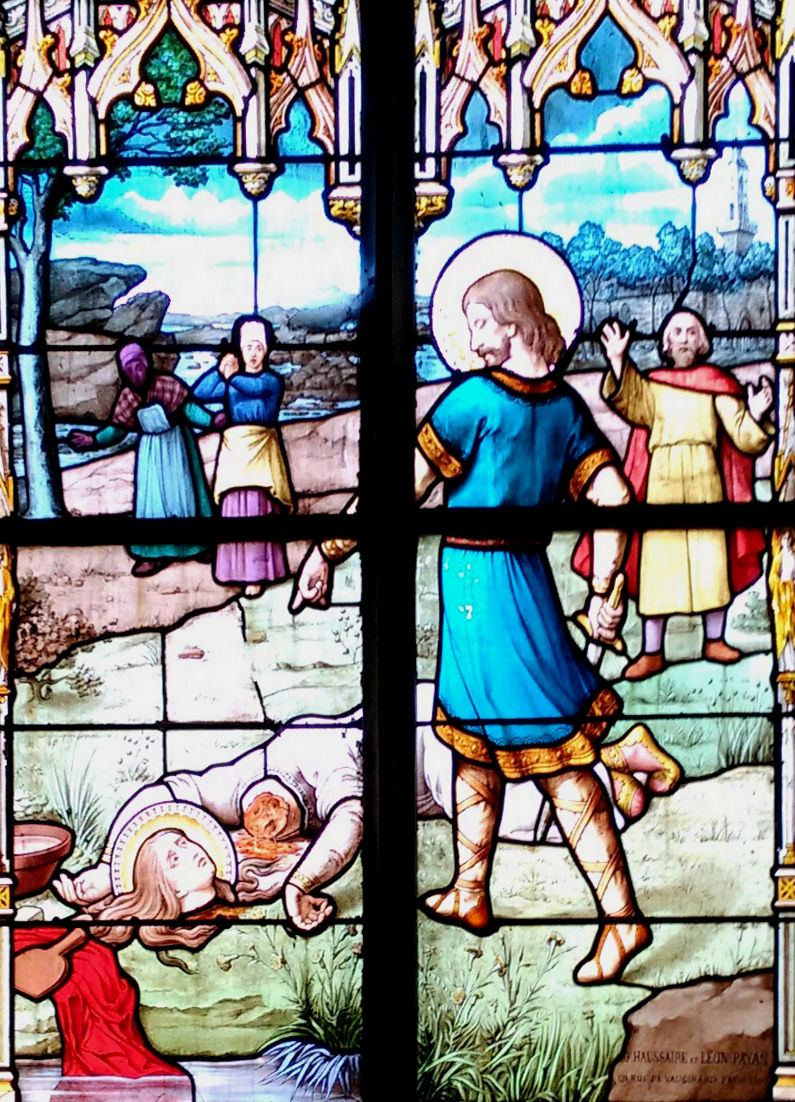 Glasfenster: Gurguy enthauptet Haude, 1903, in der Kapelle Notre Dame du Bon Secours in Kersaint