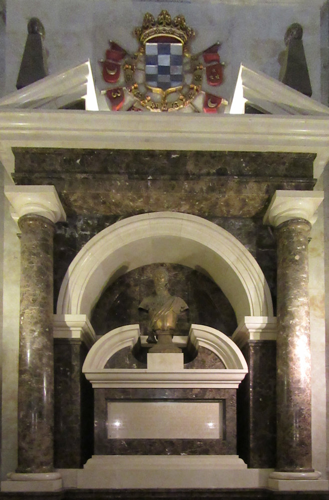 Don Fernando III.' Grab in der Dominikanerkirche in Salamanca
