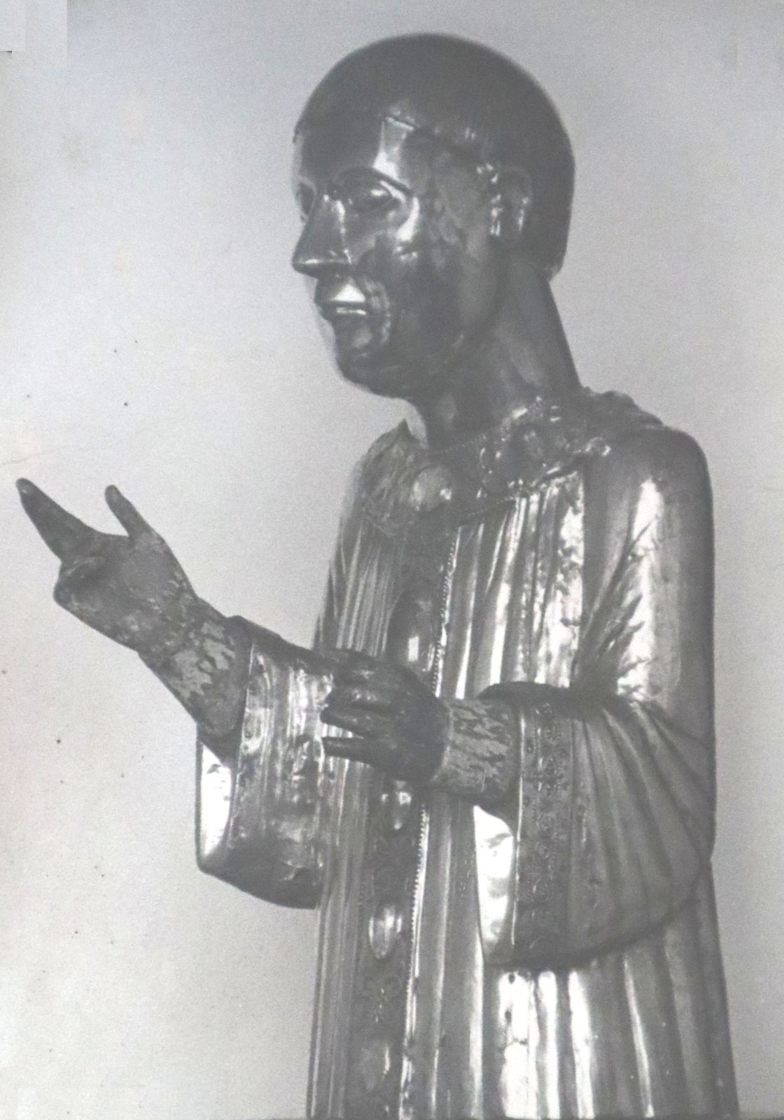 Silberreliquiar, 11./12. Jahrhundert, Foto in der Schatzkammer der Abteikirche St-Chaffre im heutigen Le Monastier-sur-Gazeille