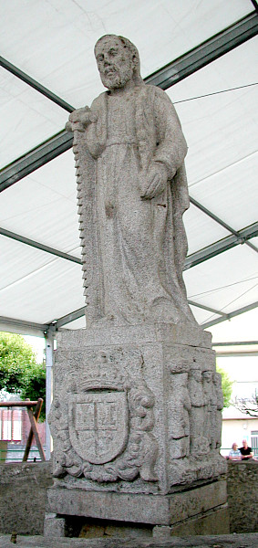 Statue von Thyrsus auf der Plaza de Concello in Palas do Rei in Galicien in Spanien