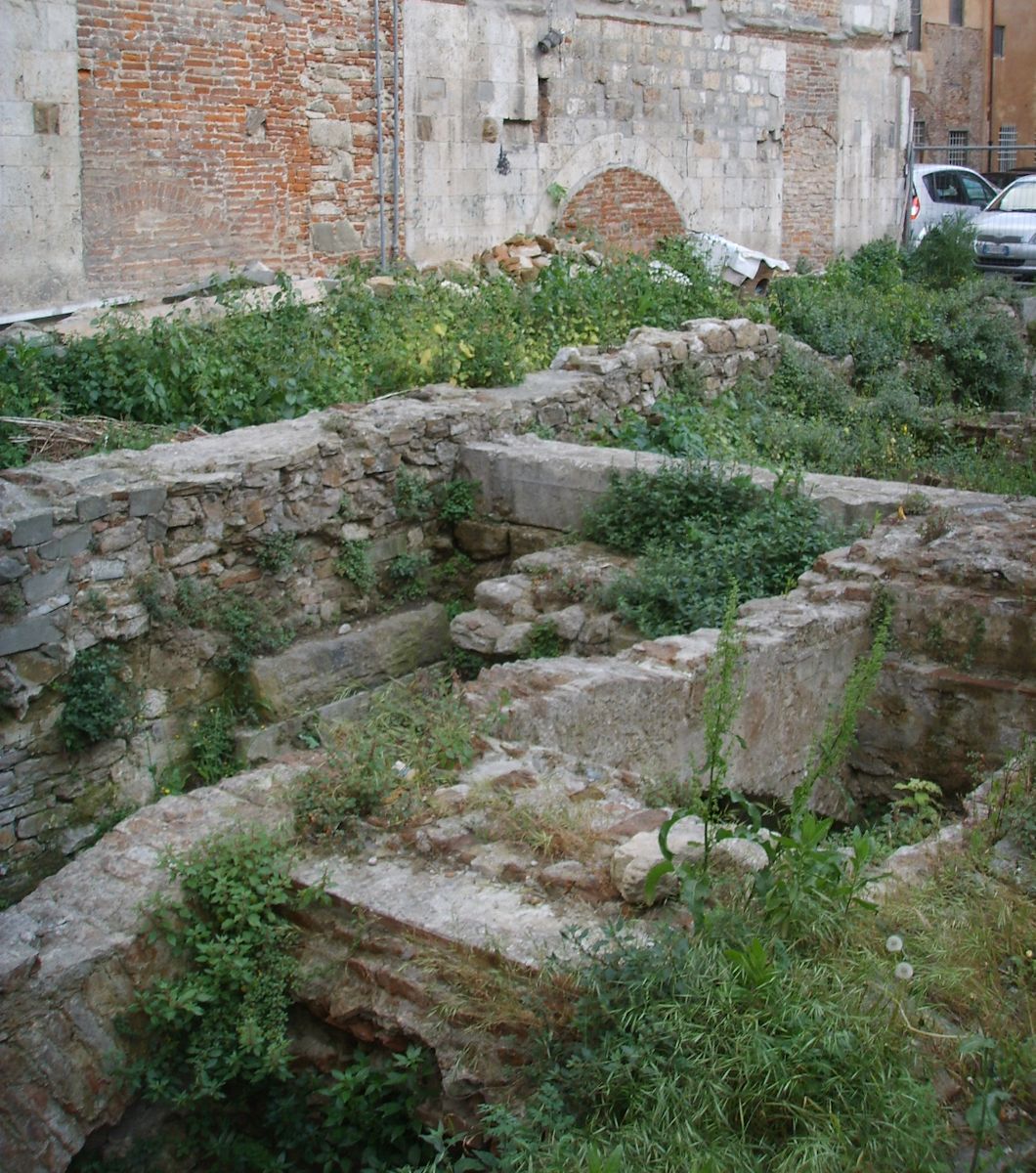 Ausgrabungen von Neros Haus in Pisa