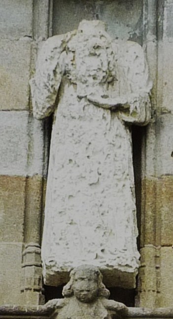 Statue an der Tremorius geweihten Kirche in Carhaix-Plouguer