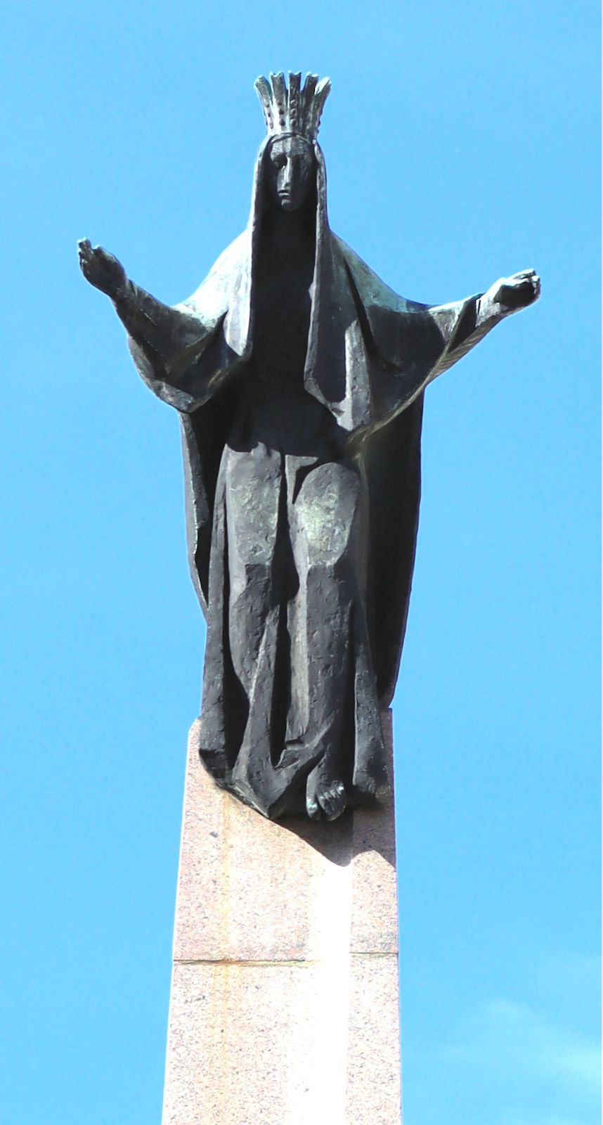 Ursula-Statue auf der Säule in Offenburg