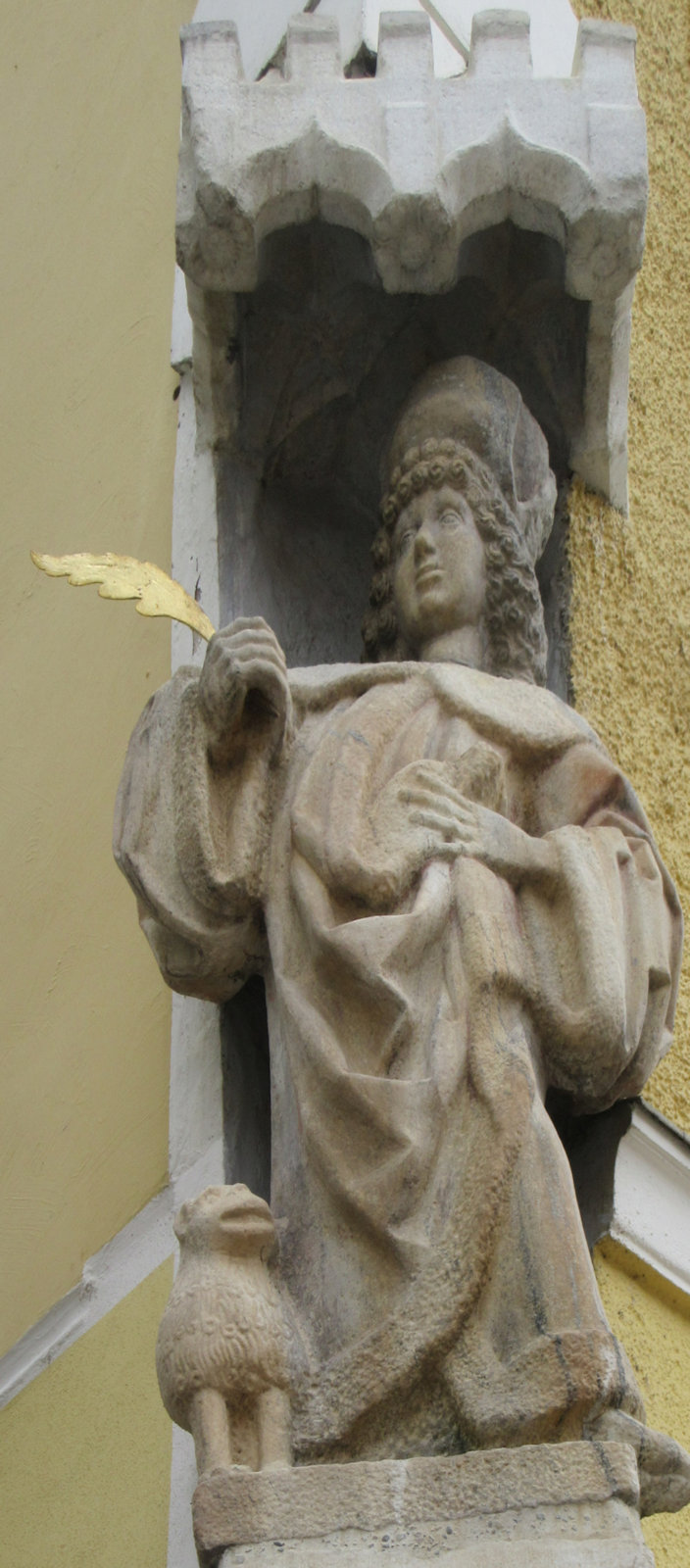Statue, um 1470, am Haus 14 des Hauptplatzes in St. Veit an der Glan