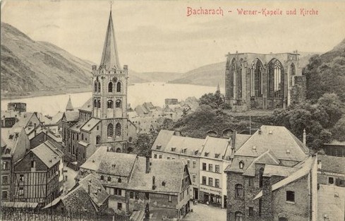 Postkarte, vor 1907: Kirche St. Peter und Ruinen der Werner-Kapelle (rechts) in Bacharach