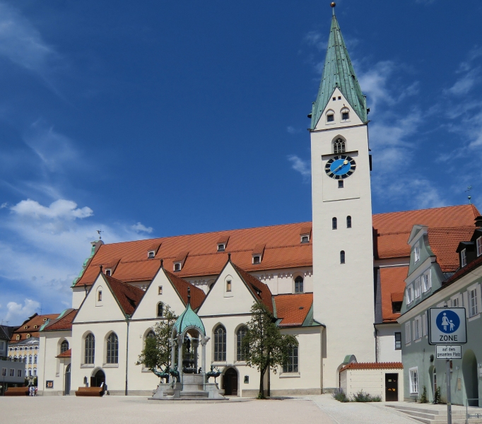 Kirche St. Mang in Kempten im Allgäu, erbaut 1426 an der Stelle des Vorgängerbaus aus dem 8. Jahrhundert