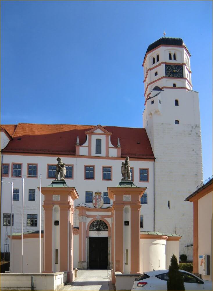 Schloss in Dillingen heute, 1258 durch den Grafen und Bischof von Dillingen, Hartmann V., dem Hochstift Augsburg geschenkt