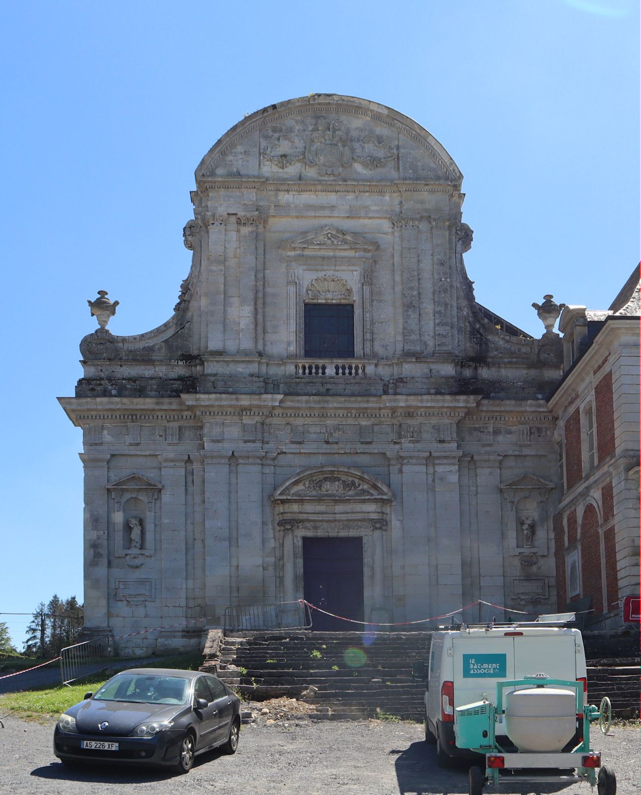 Kirche des ehemaligen Klosters in St-Michel-en-Thiérache