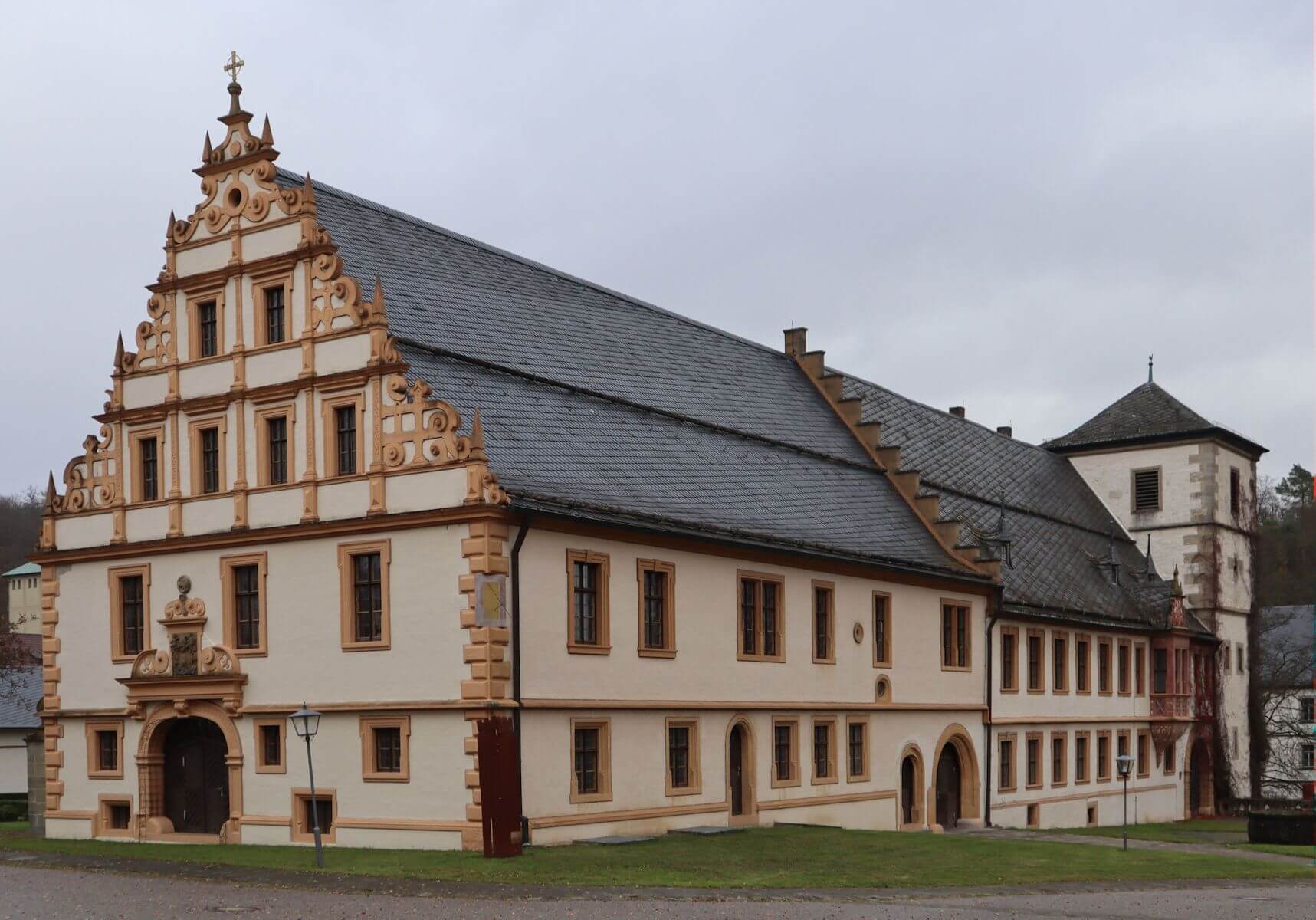 1625 erbauter Abtei- und Syndikatsbau des ehemaligen Klosters Bildhausen