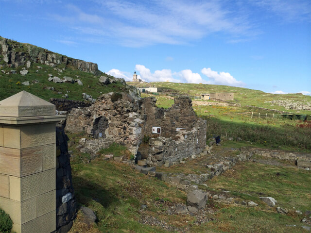 Reste des Klosters auf der Insel Máeyar
