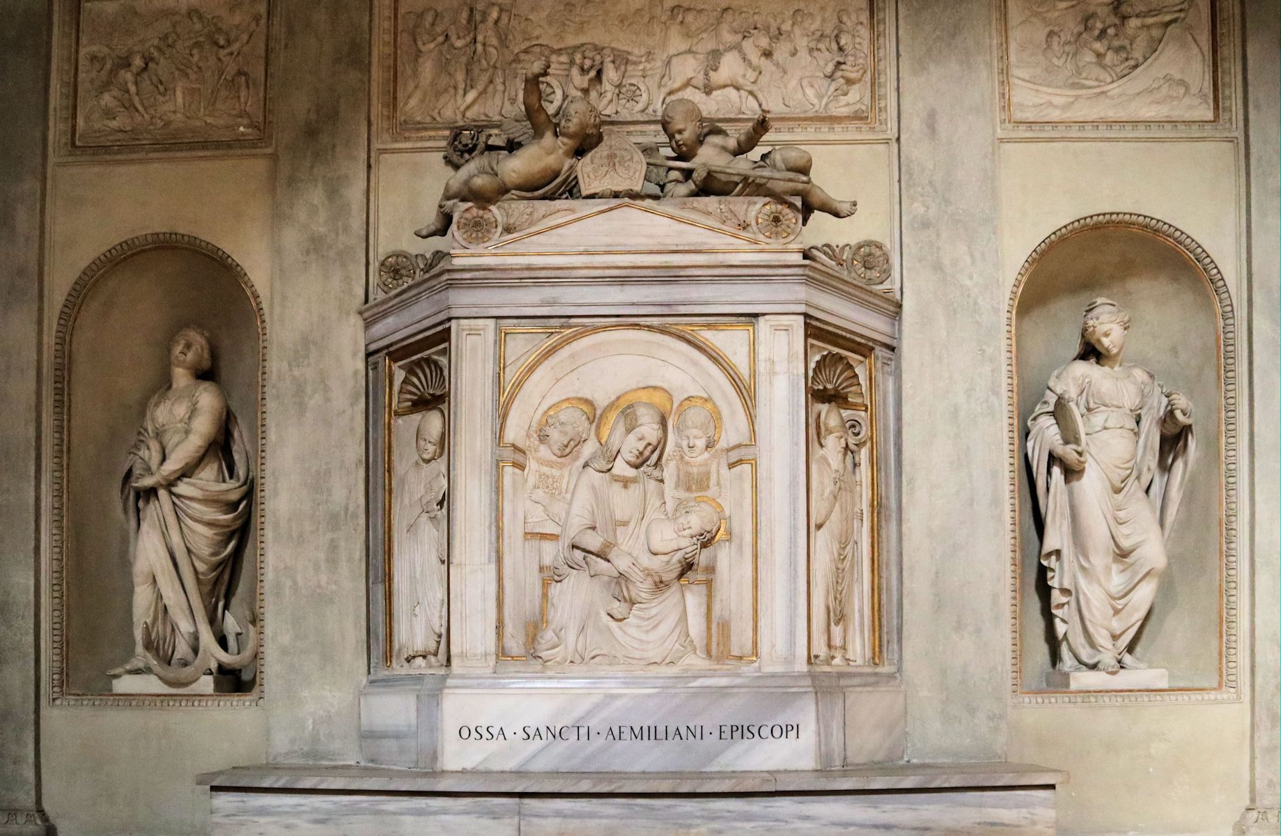 Maestro di San Terenzio: Ämilianus' Sarkophag, 1462, in der Kathedrale in Faënza