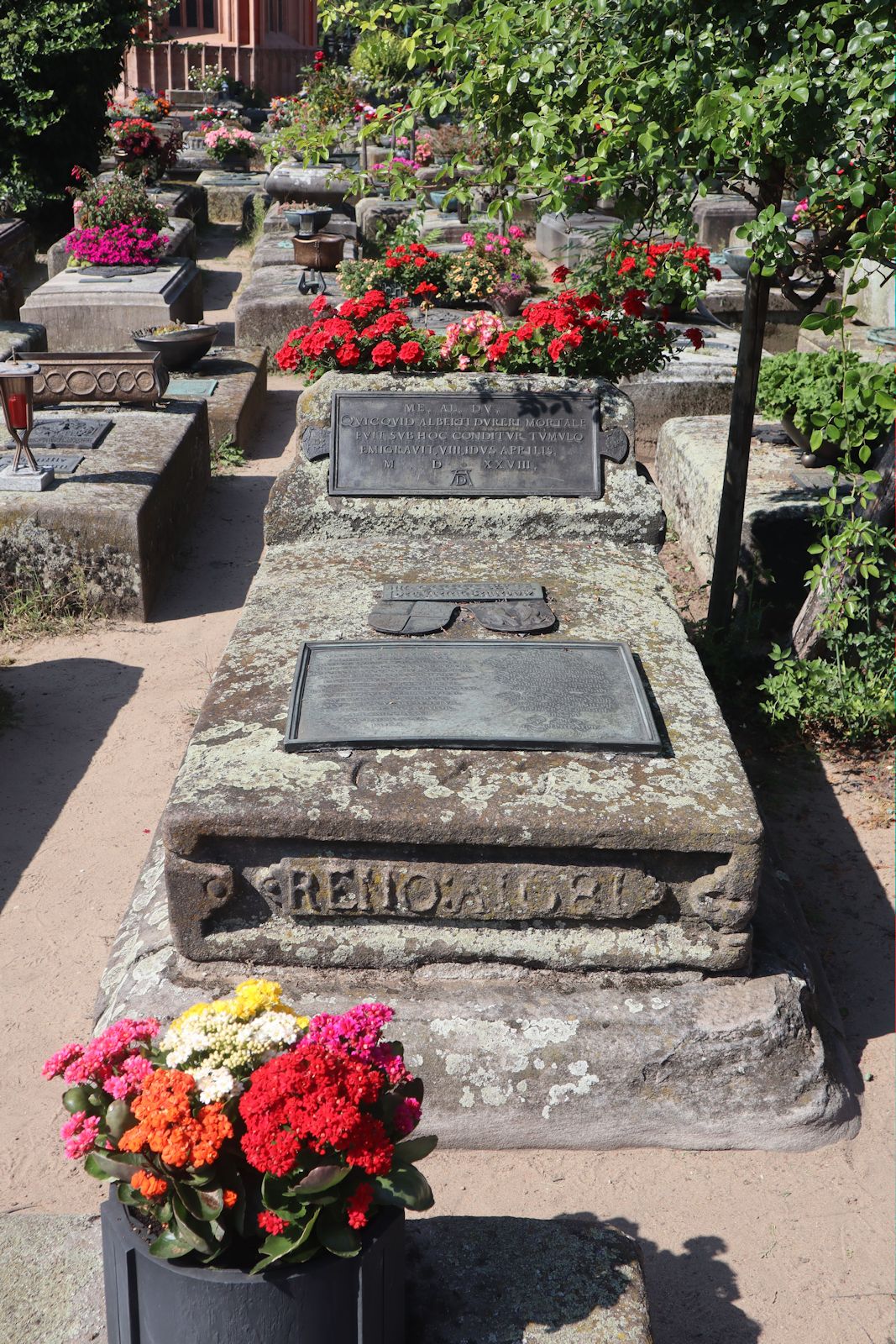 Albrecht Dürers Grab im Johannisfriedhof in Nürnberg