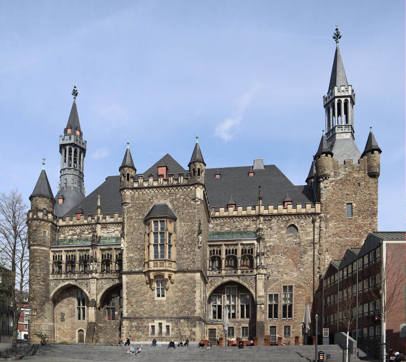 Rückseite des Rathauses, 1349 fertiggestellt an der Stelle der früheren Kaiserpfalz in Aachen