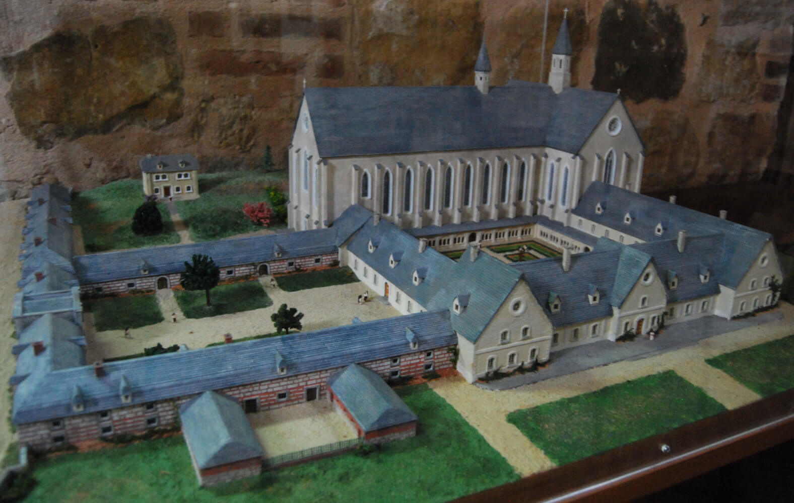 Modell des ehemaligen Klosters Foigny