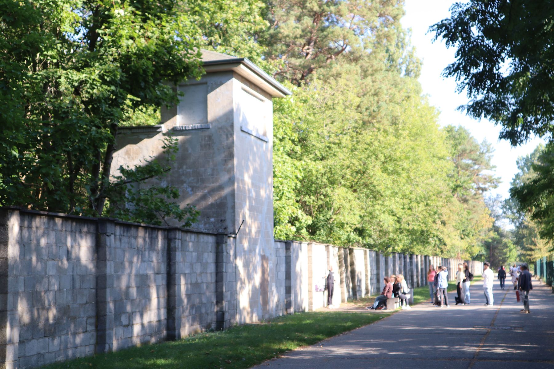 Mauer und Wachtturm des ehemaligen Konzentrationslagers Sachsenhausen