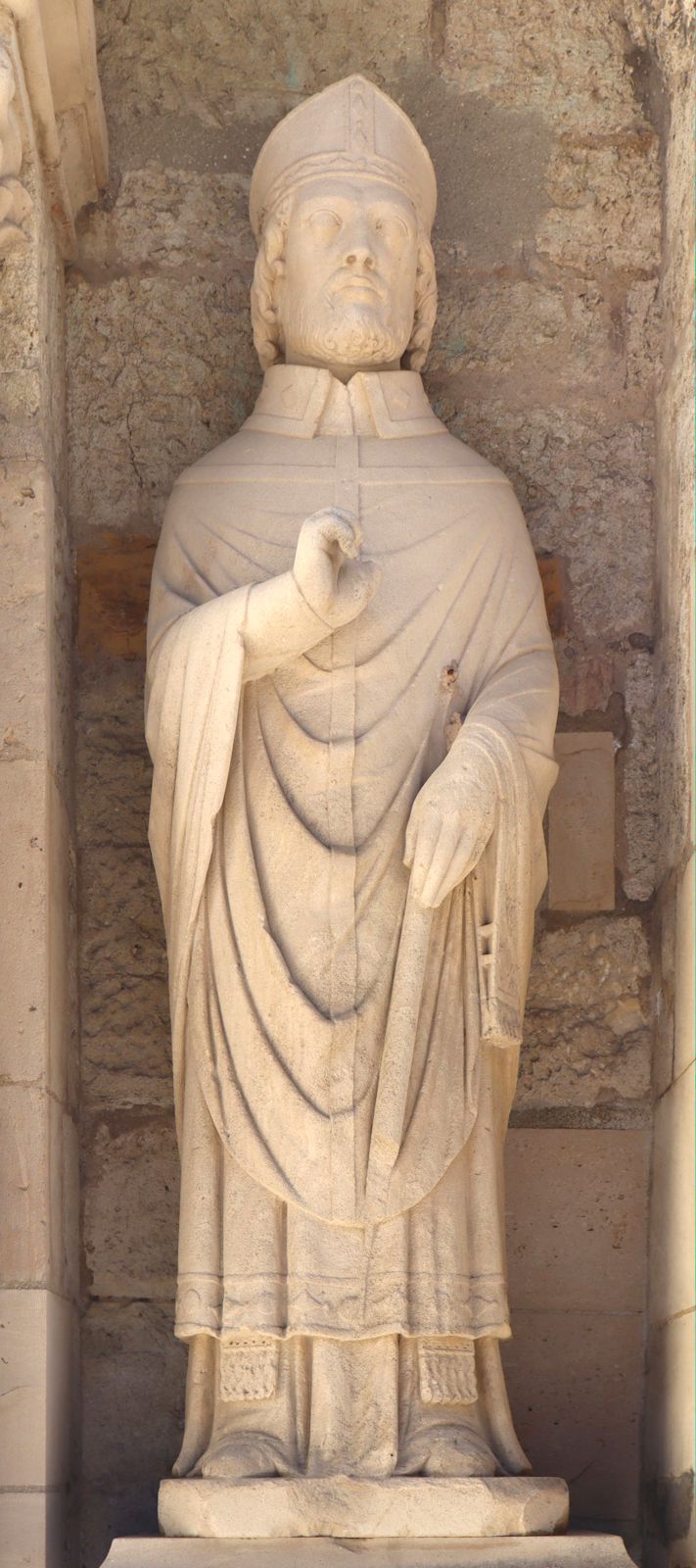 Charles Bréhon: Statue, 1847, an der Alpinus geweihten Kirche Saint-Alpin in Châlons-en-Champagne