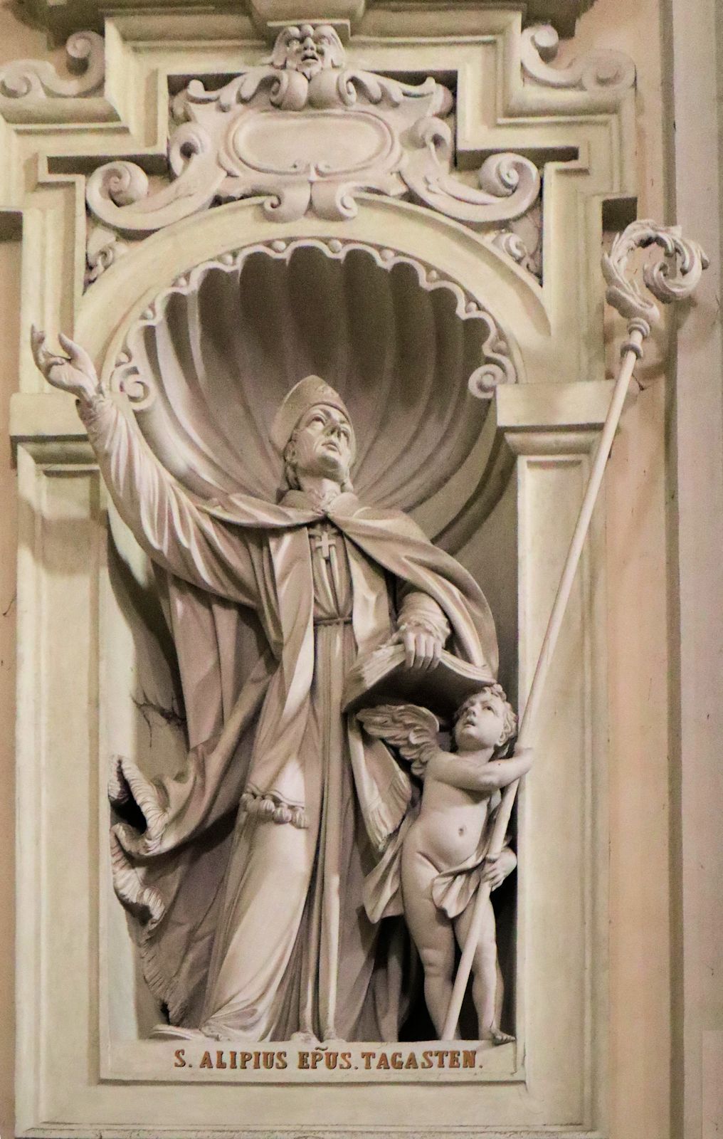 Statue in der Kirche Sant' Agostino in Rimini