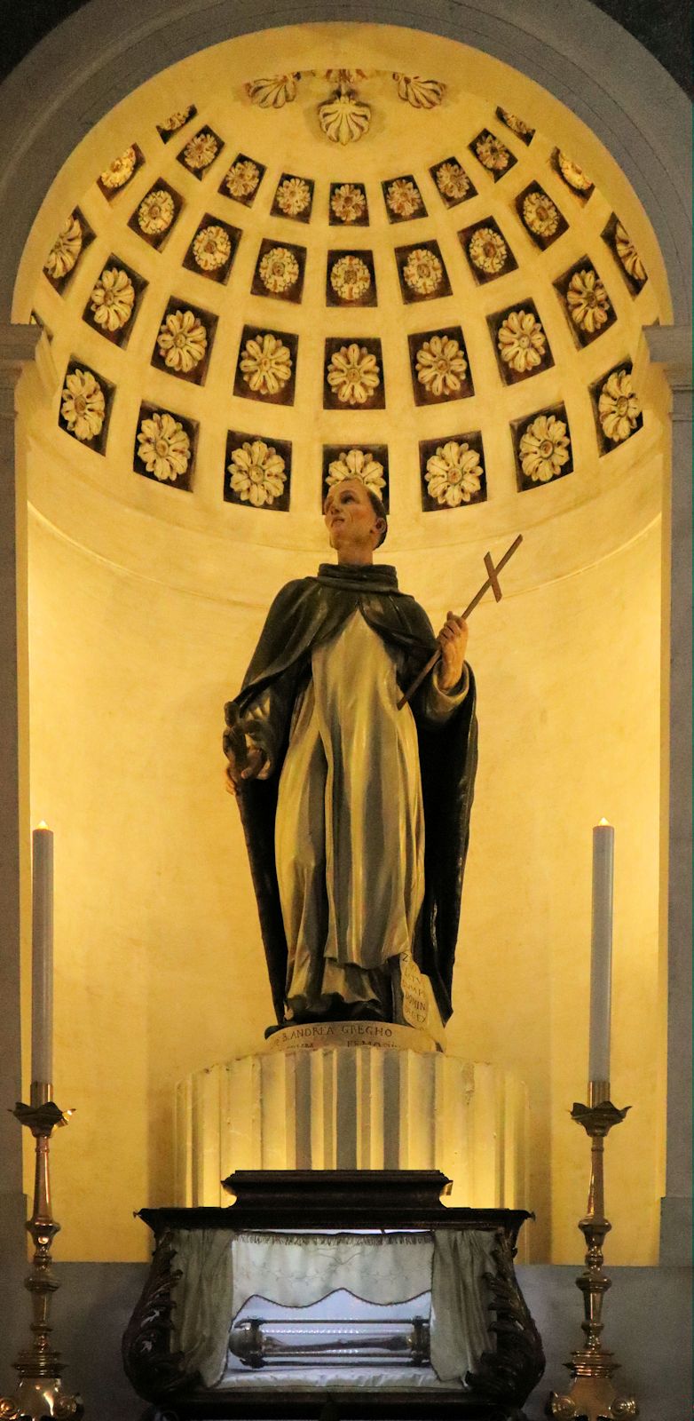 Statue und Reliquie in der Pfarrkirche in Peschiera del Garda
