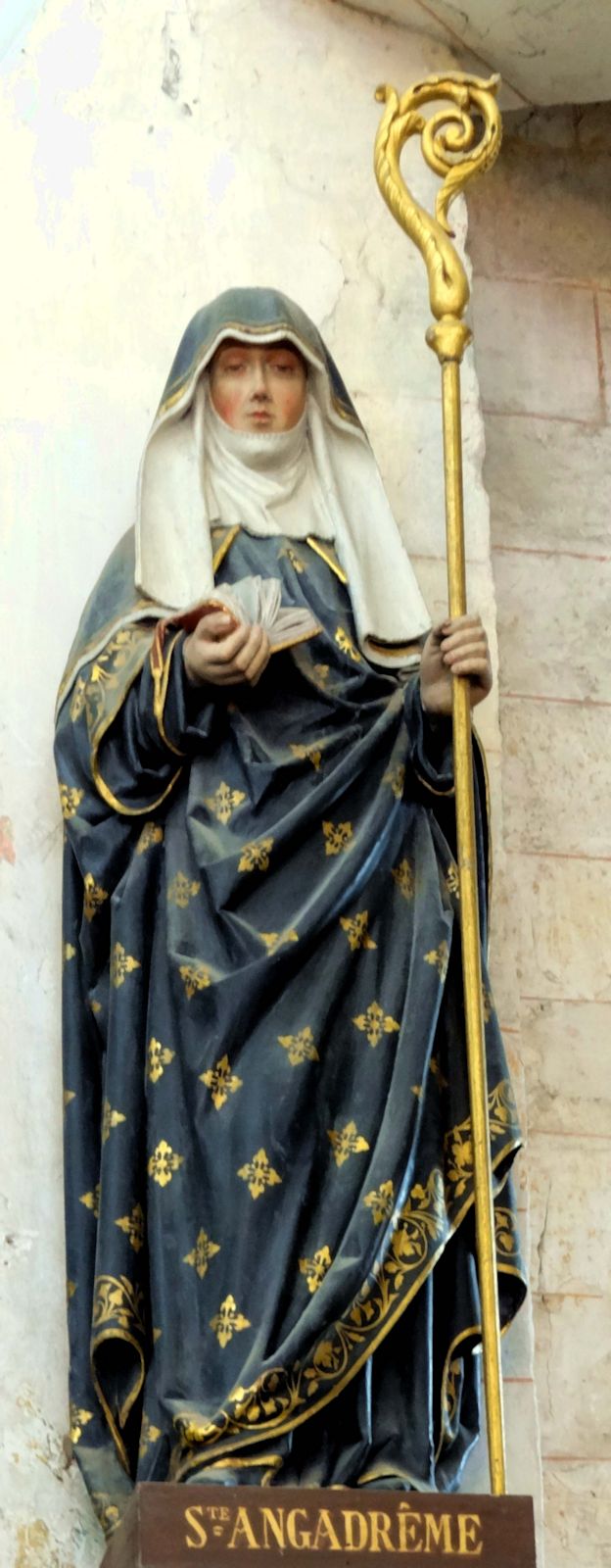 Statue in der Kirche Notre-Dame de Marissel in Beauvais